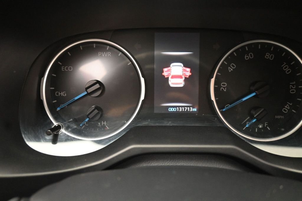 Used 2021 Silver Toyota XLE image 19