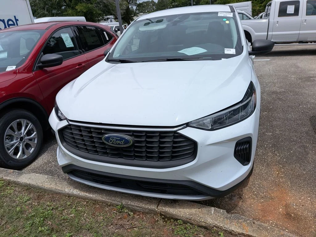 Used 2024 White Ford Active image 2