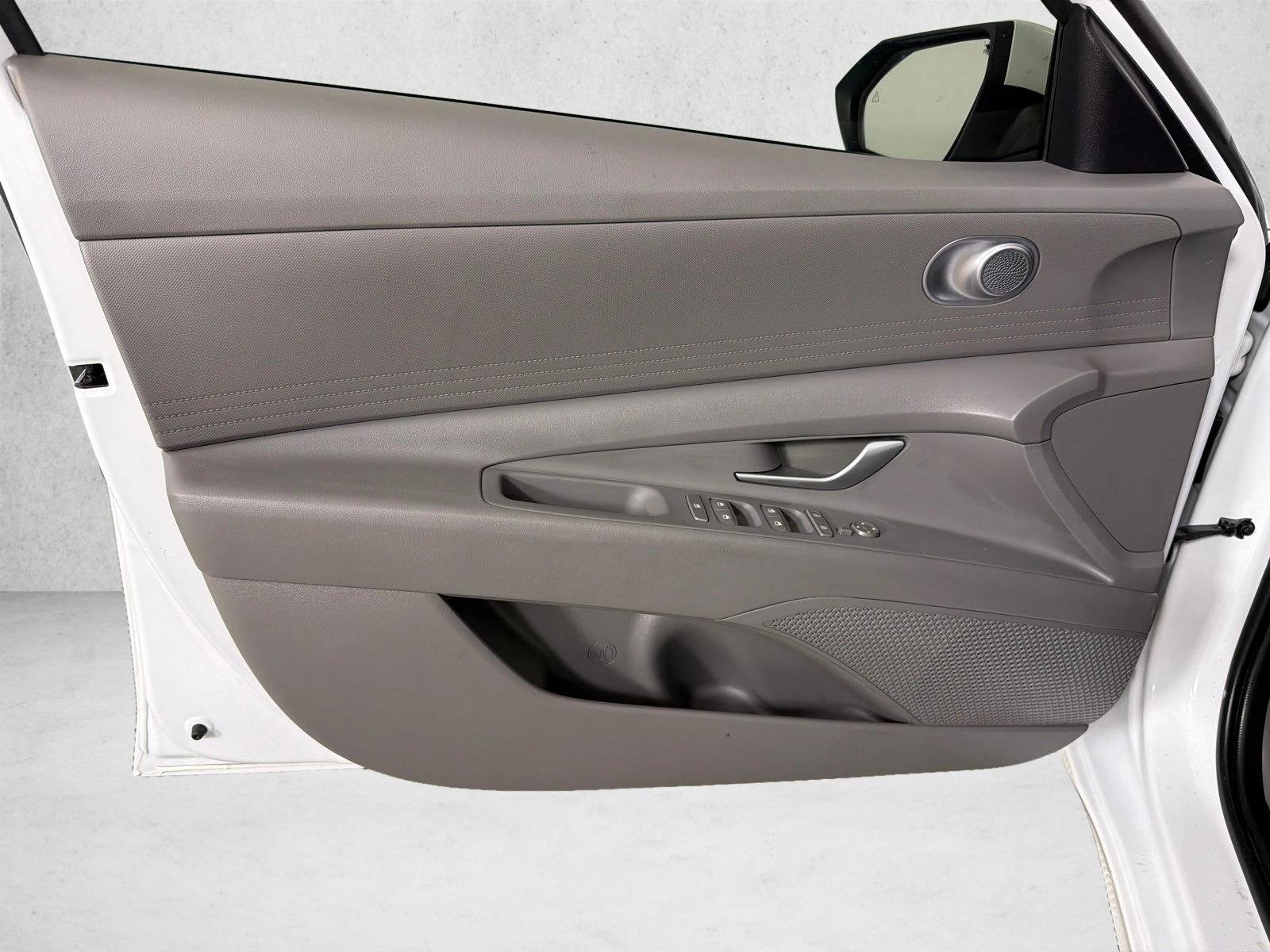 Used 2024 Serenity White Hyundai SEL image 11