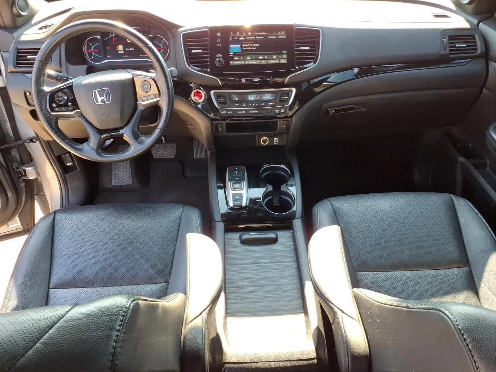 Used 2019 Lunar Silver Metallic Honda Touring image 13