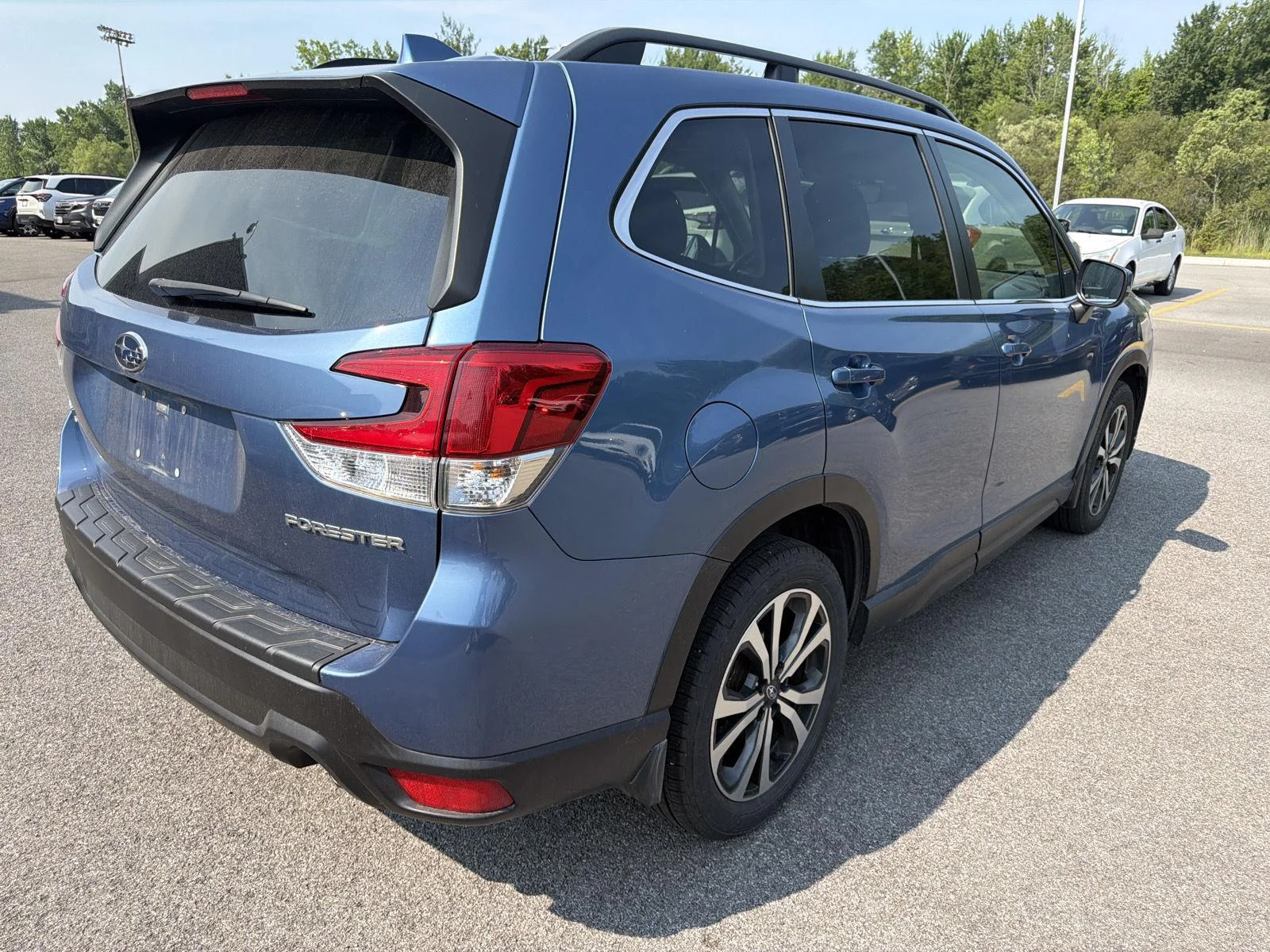 Used 2020 Horizon Blue Pearl Subaru Limited image 7