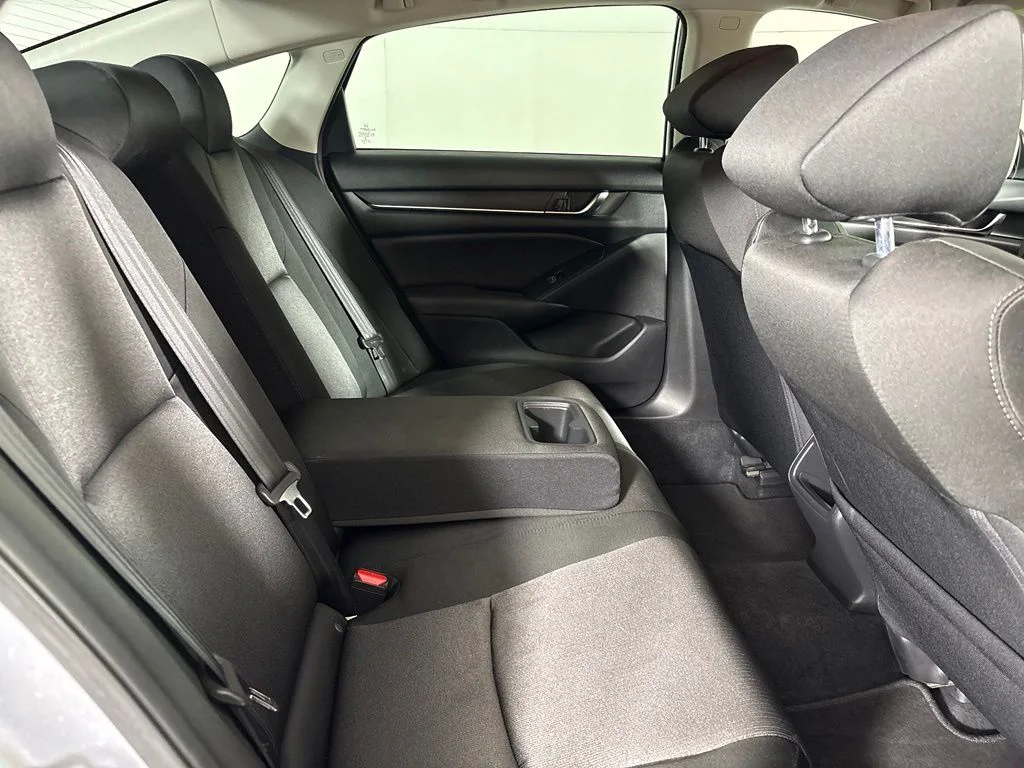 Used 2020  Honda LX image 17