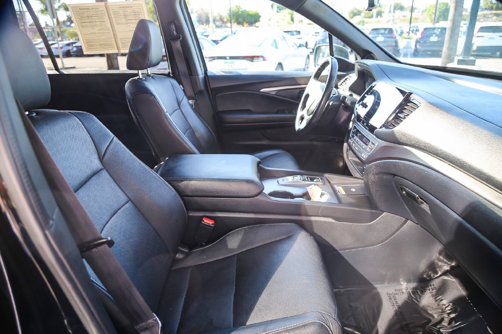 Certified Used 2024 Crystal Black Pearl Honda AWD EX-L image 45