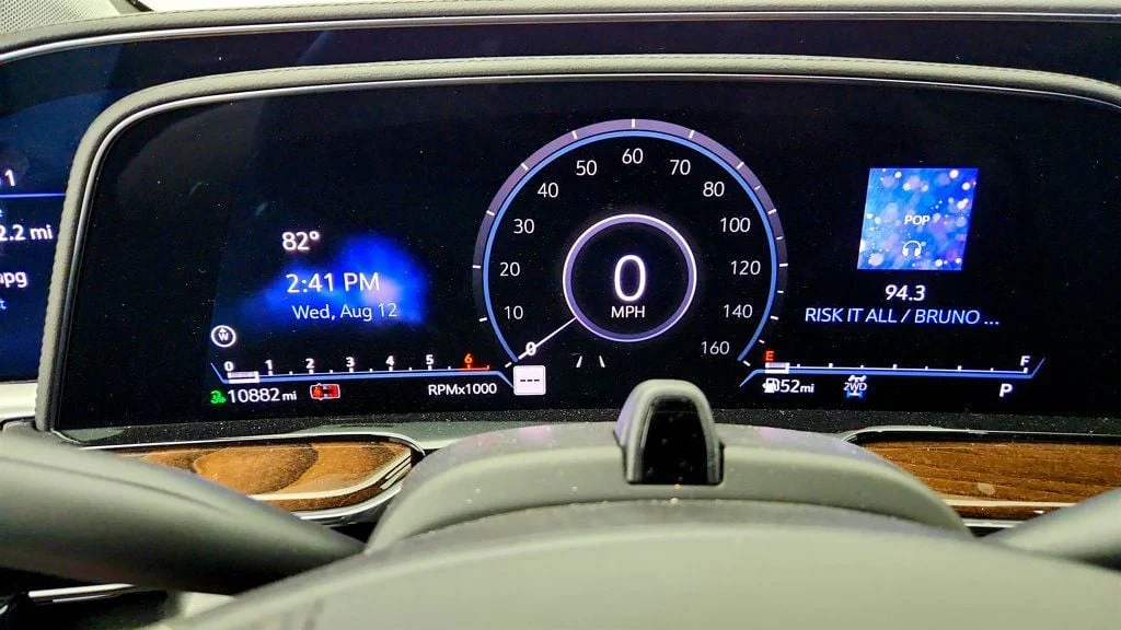 Used 2023 Black Raven Cadillac 4WD 4dr Sport Platinum w/ Super Cruise & Power Assist Steps image 15