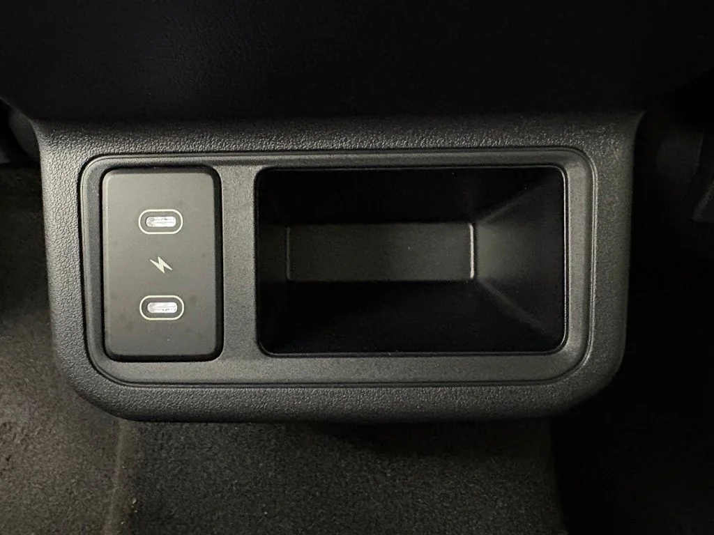 New 2026 Snow White Pearl Kia LXS image 36