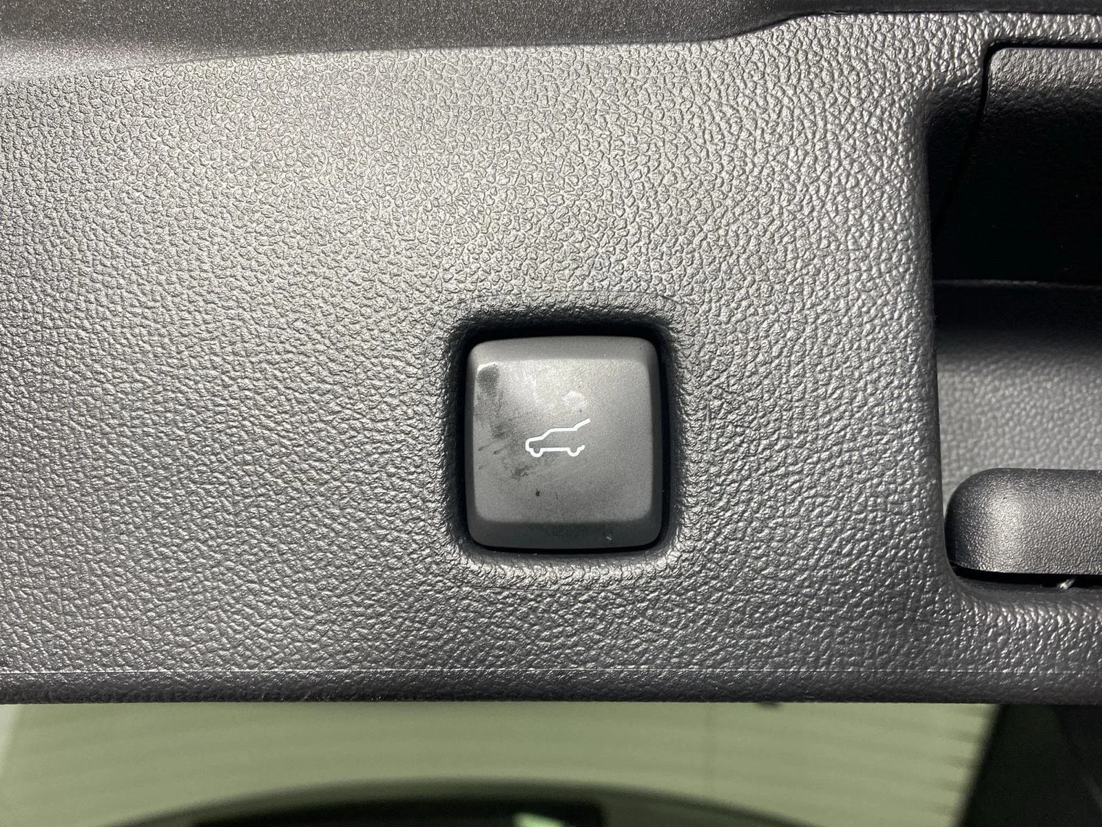 Used 2023 Iconic Silver Ford Active image 27