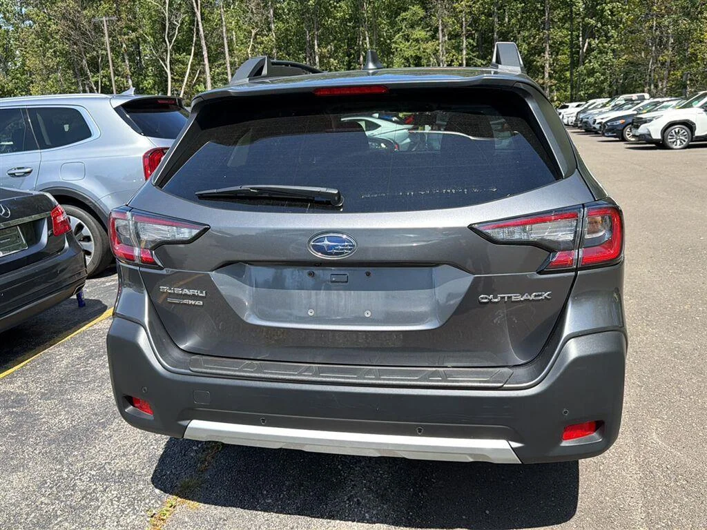 Used 2025 Magnetite Gray Metallic Subaru Limited image 9