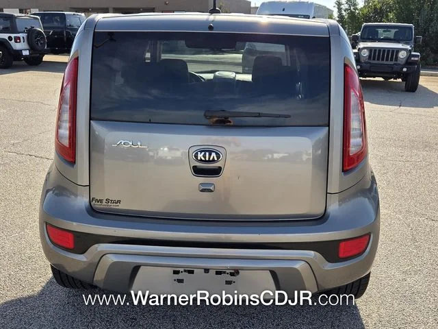 Used 2012 Silver Kia Exclaim image 11