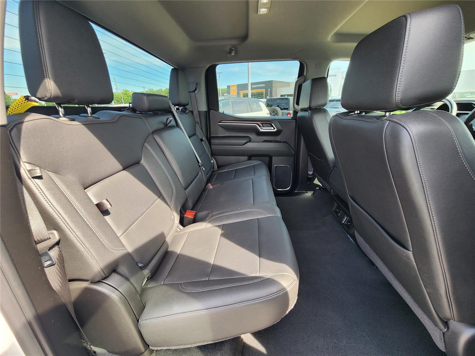 Used 2025 Summit White GMC SLT image 8