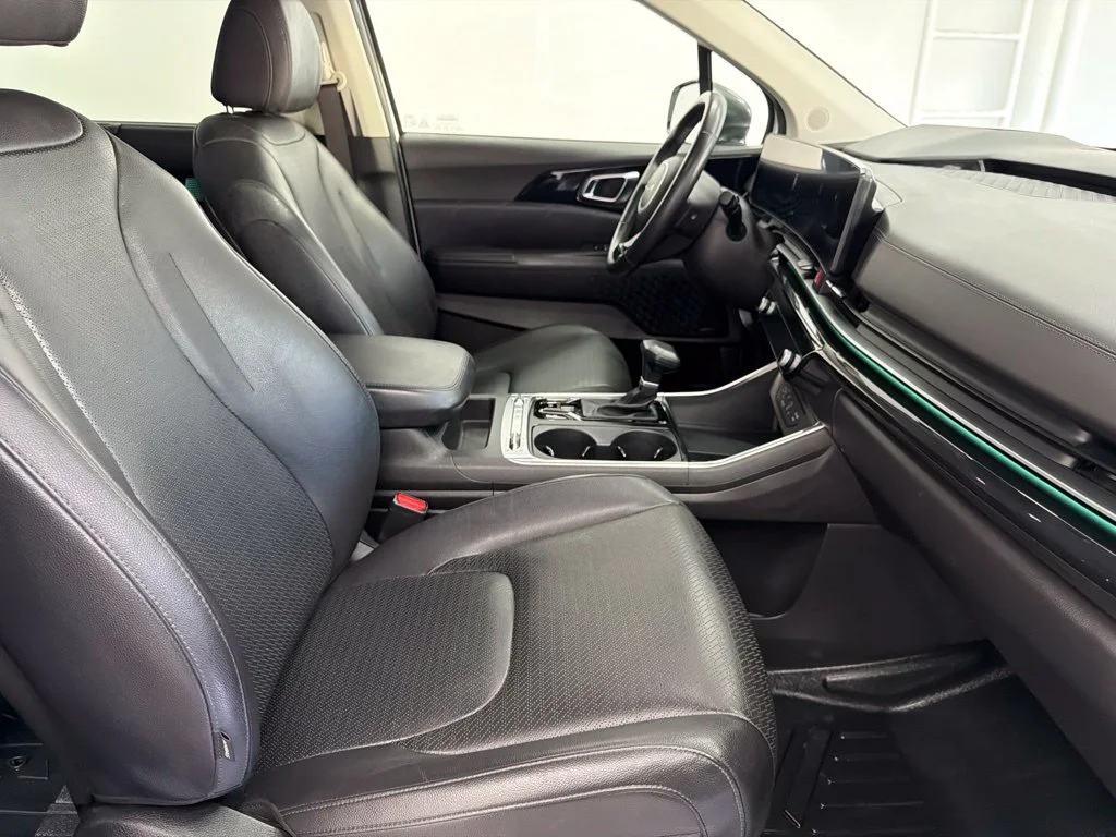 Used 2025 White Kia SX Prestige image 30