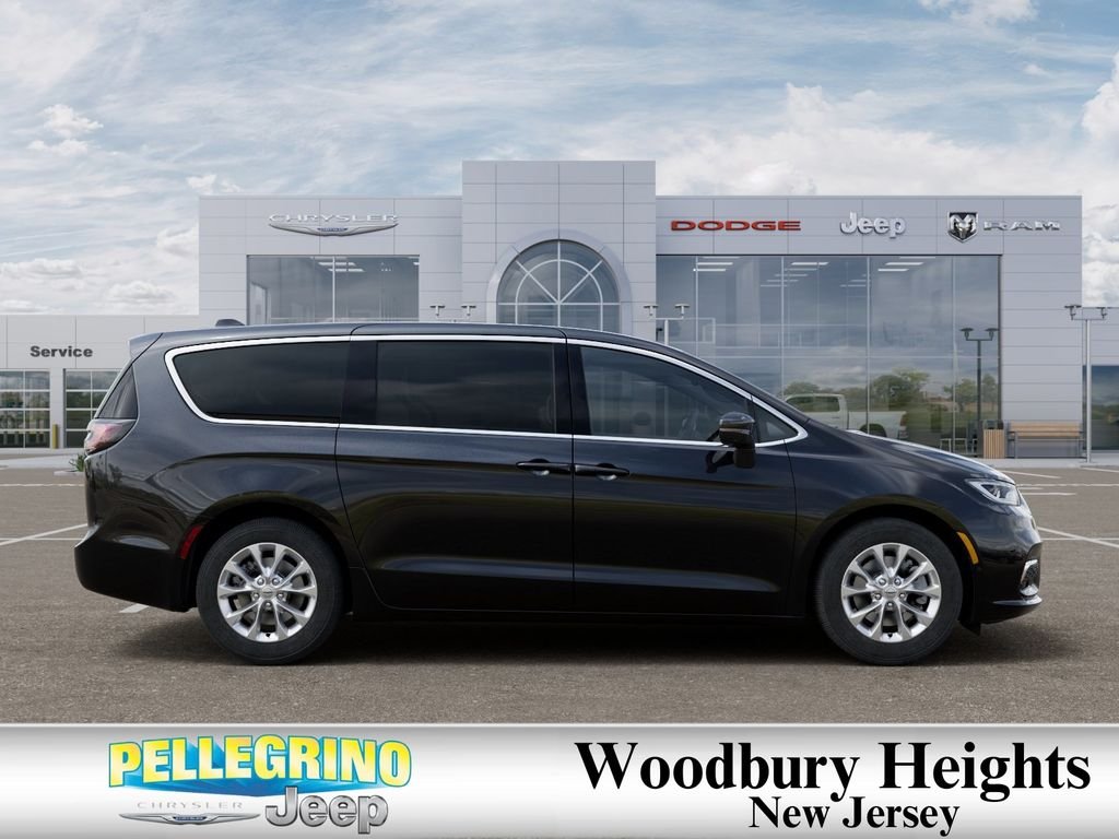 New 2026 Diamond Black Crystal Pearl-Coat Exterior Paint Chrysler Limited image 21