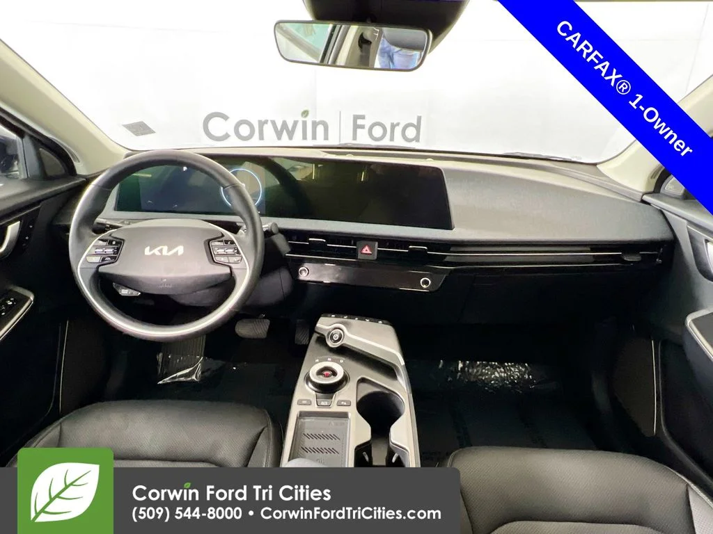 Used 2024 Gray Kia Wind image 7