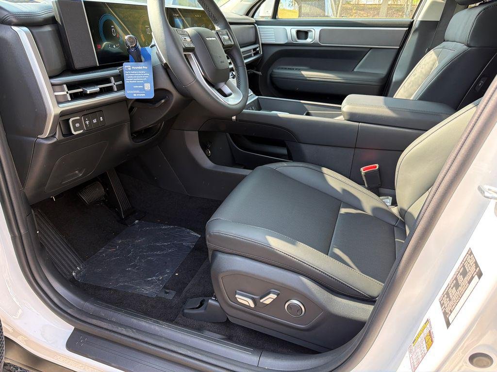 New 2026 White Hyundai SEL FWD image 9