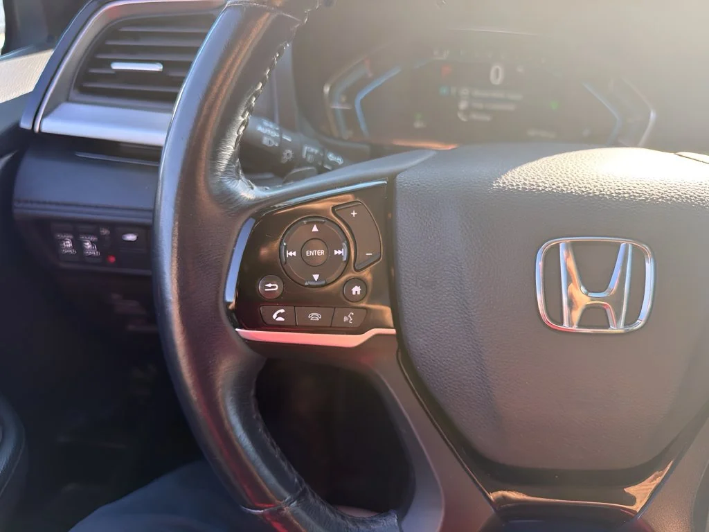 Used 2022 Modern Steel Metallic Honda Touring image 20