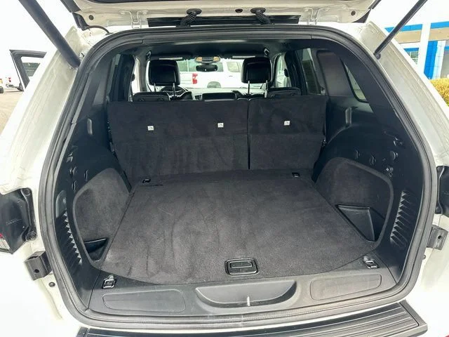 Used 2020  Jeep Altitude image 24
