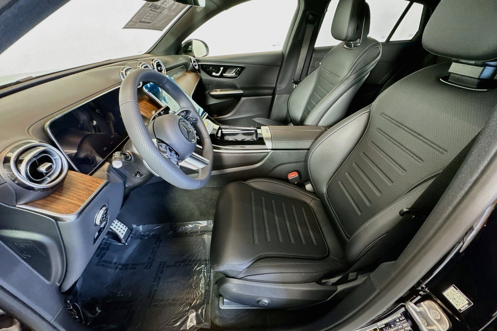 New 2027 Black Mercedes-Benz GLC 300 image 18