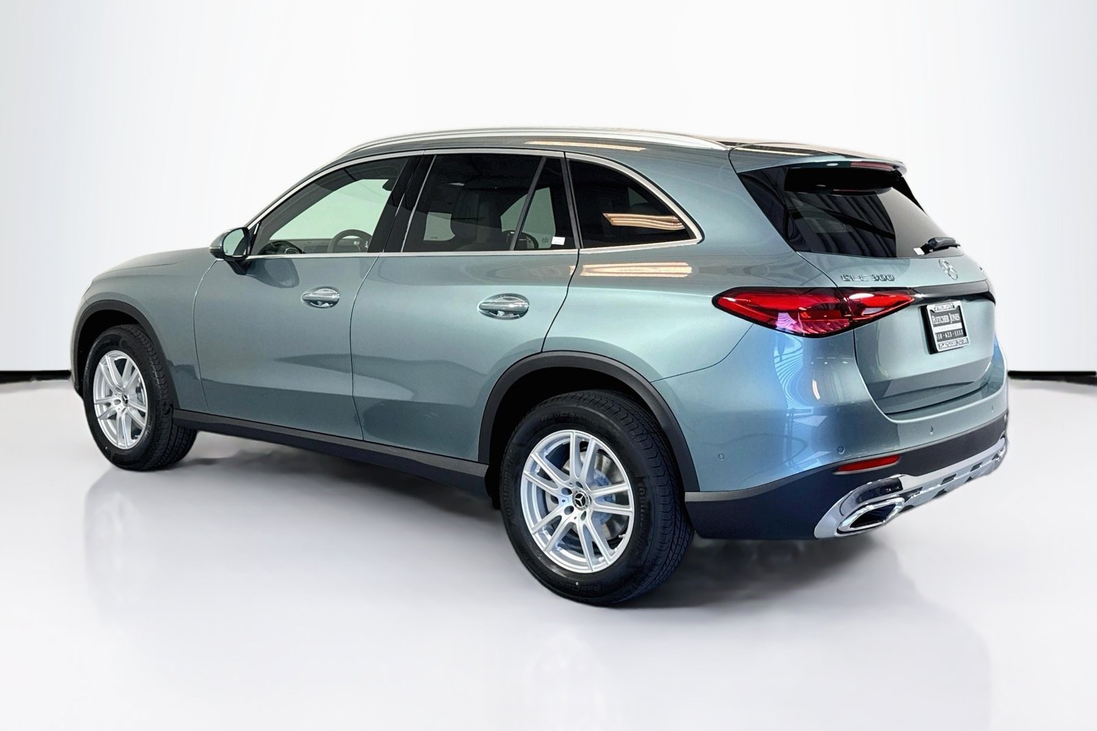 New 2026 Verde Silver Metallic Mercedes-Benz GLC 300 image 7