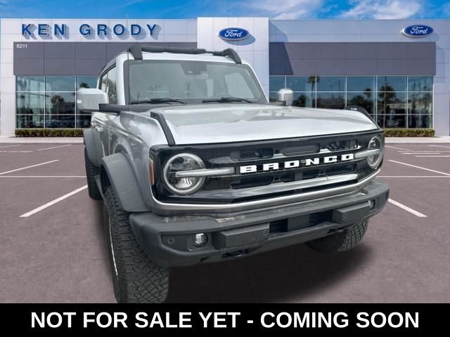 Used 2023 Silver Ford Outer Banks image 1