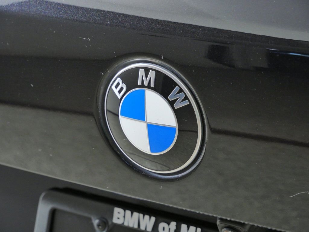 Used 2022 Black Sapphire Metallic BMW xDrive40i image 12