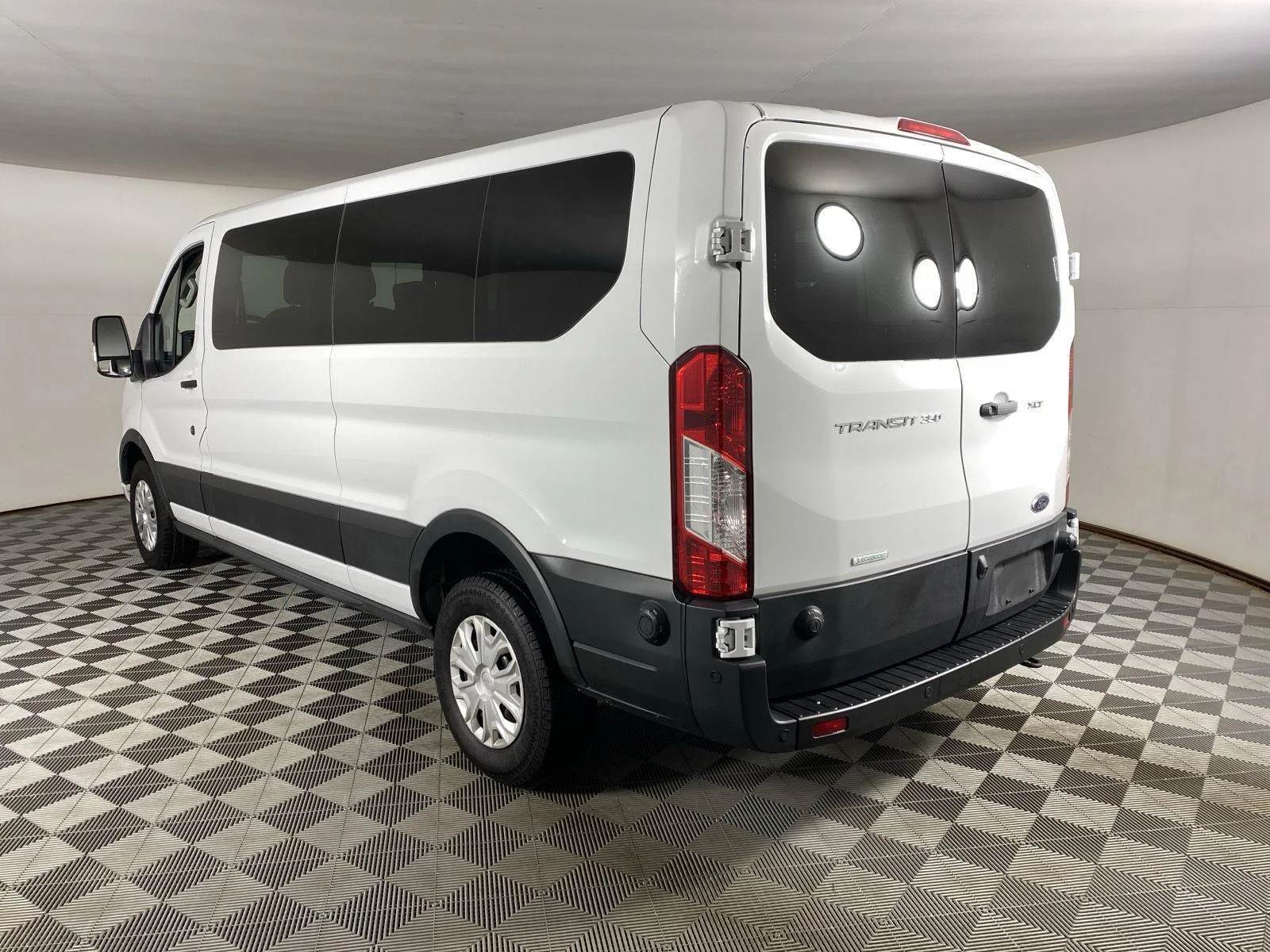 Used 2024 Oxford White Ford 350 XL image 5