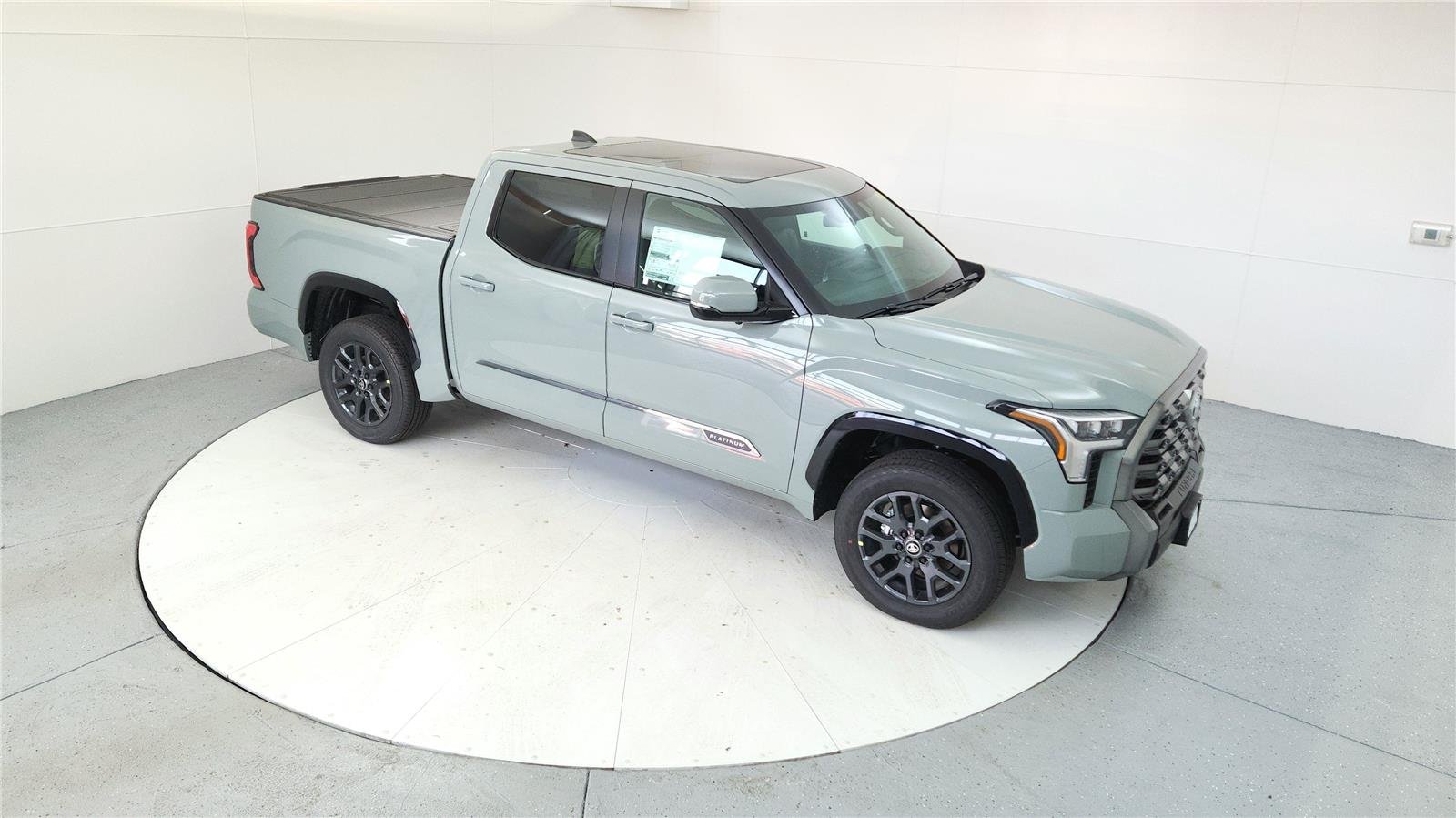 2025 Toyota Tundra Platinum - Photo 16