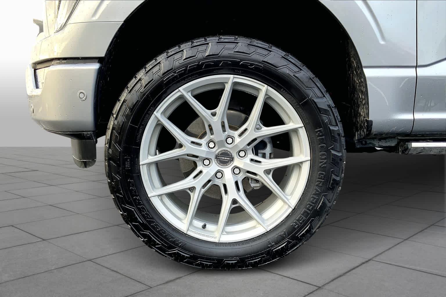 Used 2022 Iconic Silver Metallic Ford Platinum image 10