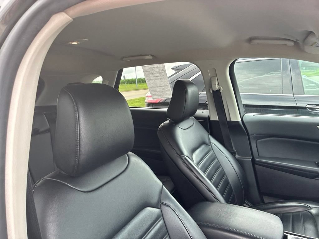 Used 2020 Grey Ford SEL image 22