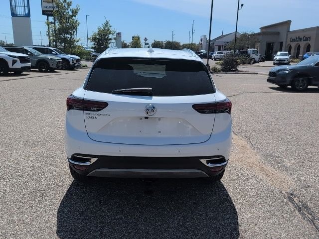 Used 2022 Summit White Buick Preferred image 18