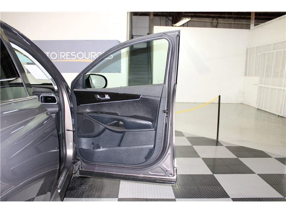 Used 2019 Dragon Brown Kia LX image 27