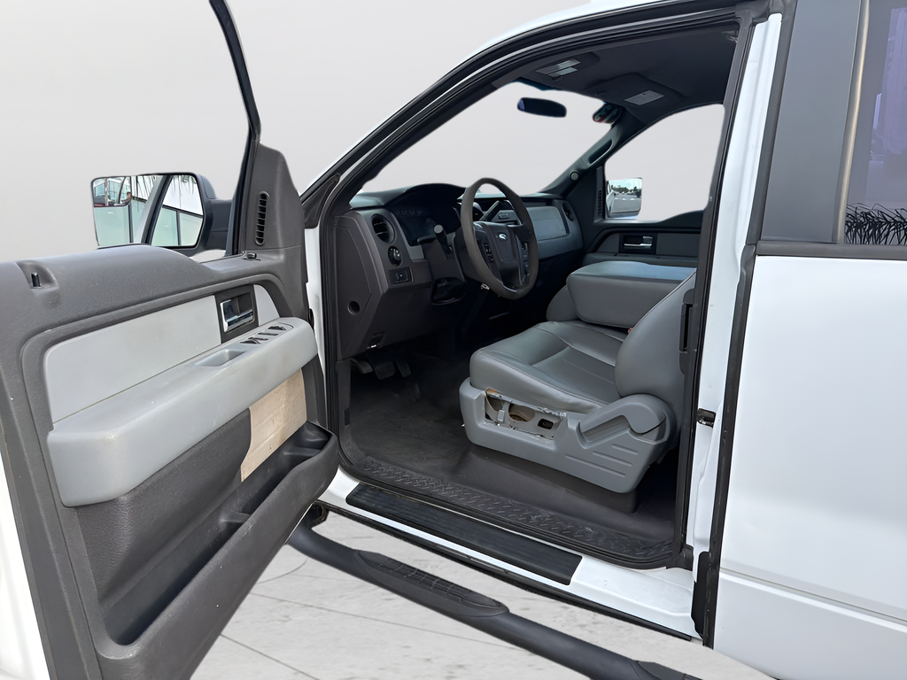 Used 2013 White Ford XL image 12