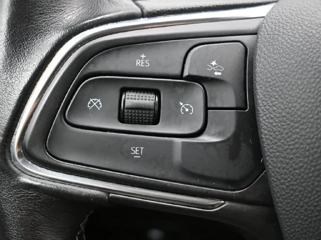 Used 2020 White Buick Select image 19
