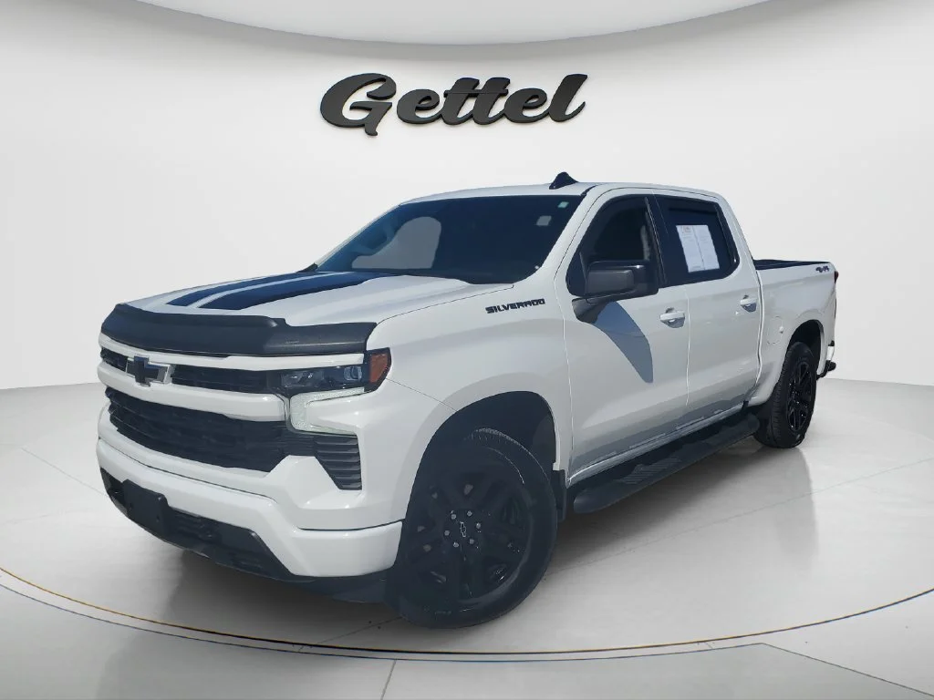 Used 2024 Summit White Chevrolet RST image 9