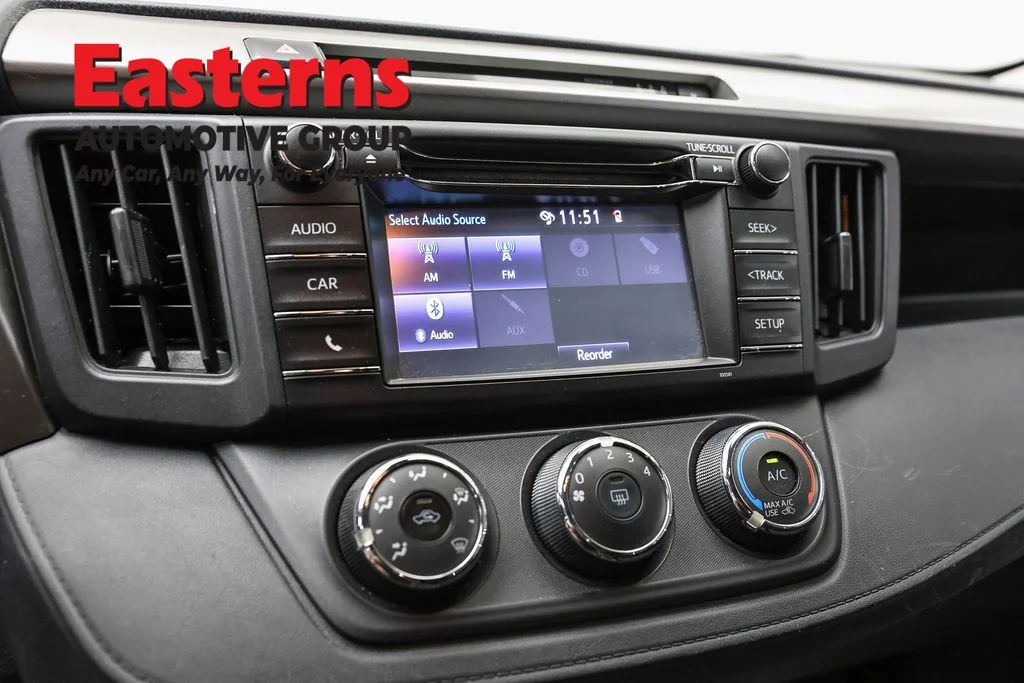 Used 2018 Silver Toyota LE image 18