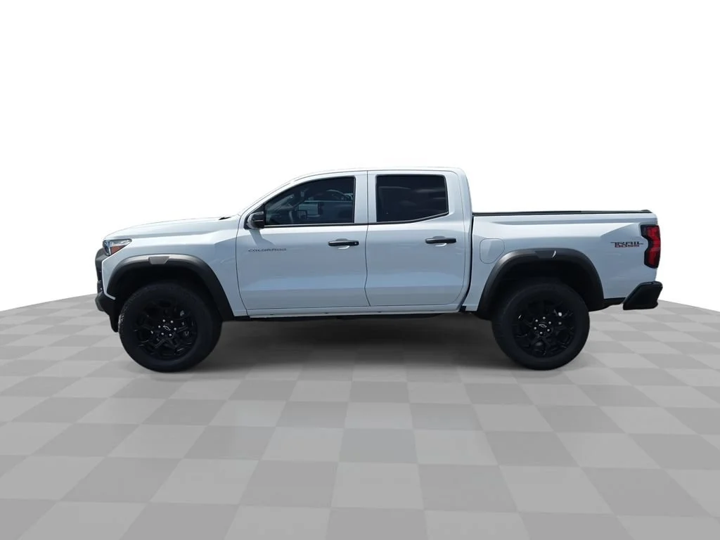 New 2026 Summit White Chevrolet Trail Boss image 5