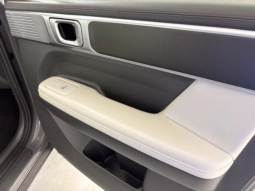 Used 2025 Gray Hyundai SEL image 42