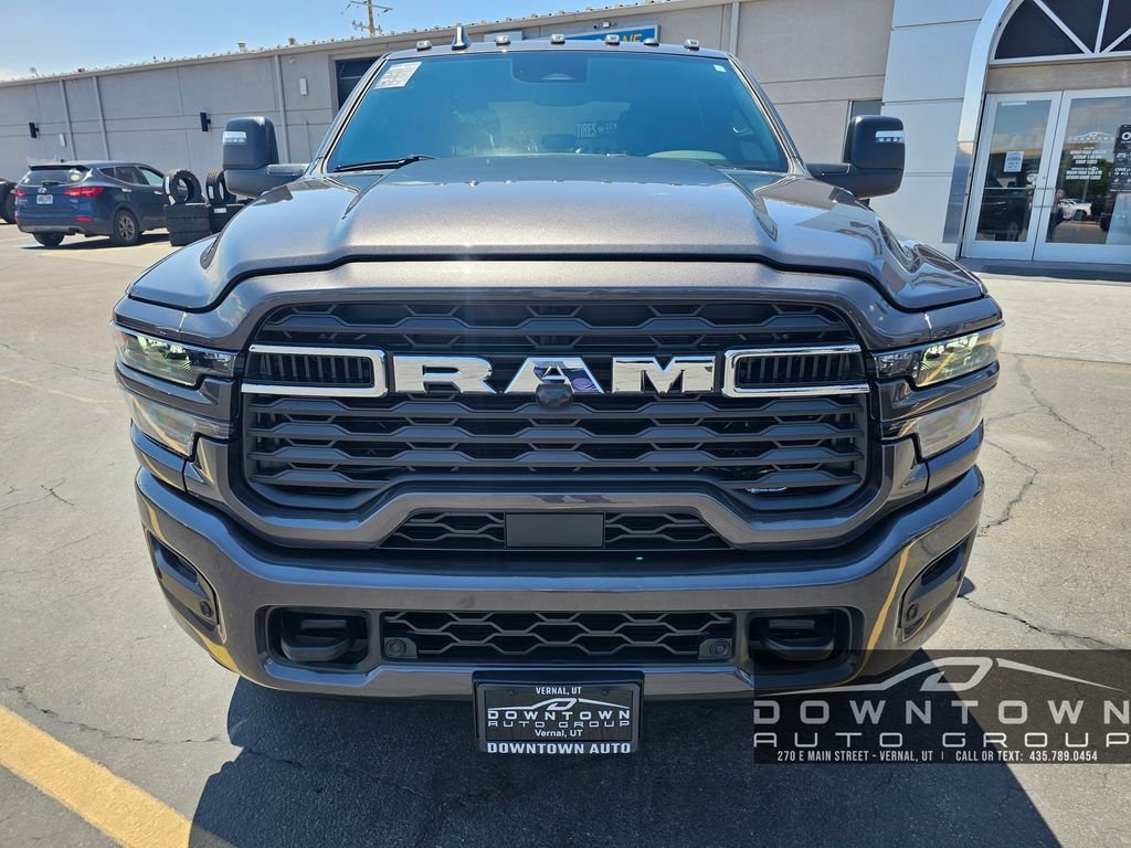 New 2026 Granite Crystal Metallic Clearcoat RAM Big Horn image 8