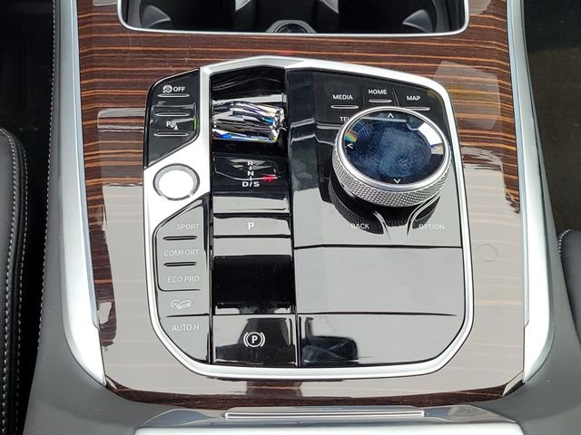 New 2026 White BMW xDrive40i image 24