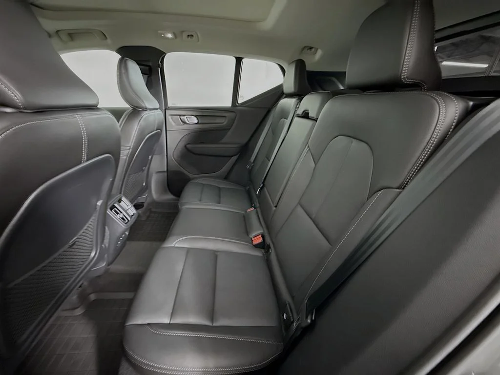 2026 Volvo XC40 Plus - Photo 21