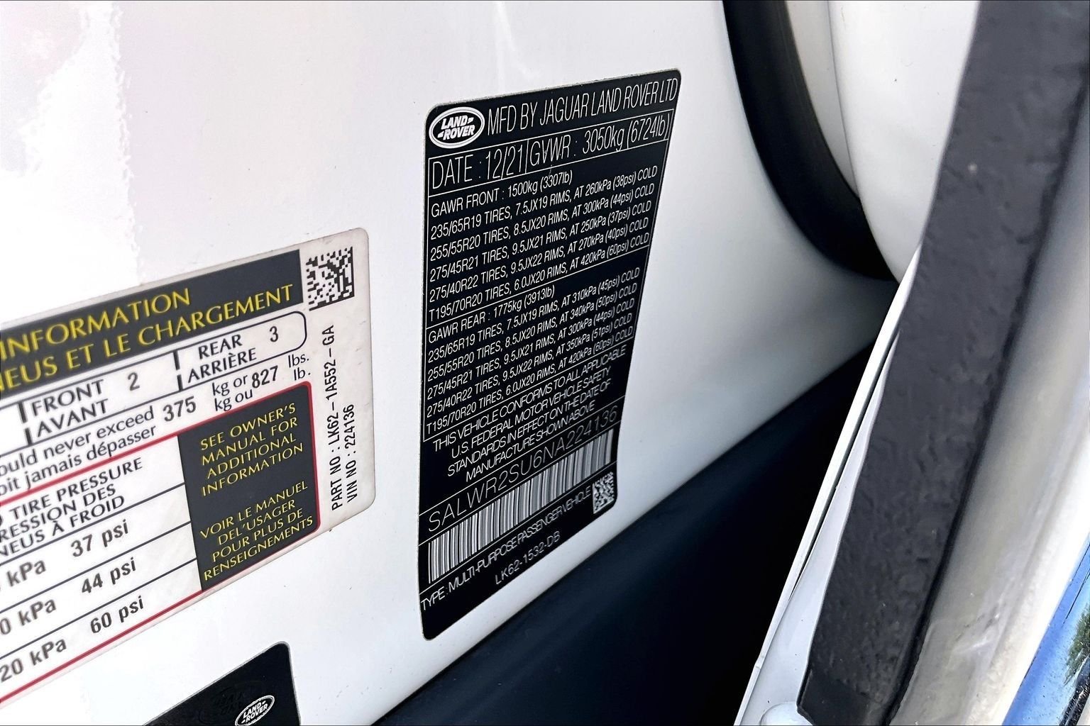 Used 2022 White Land Rover HSE Silver Edition image 34