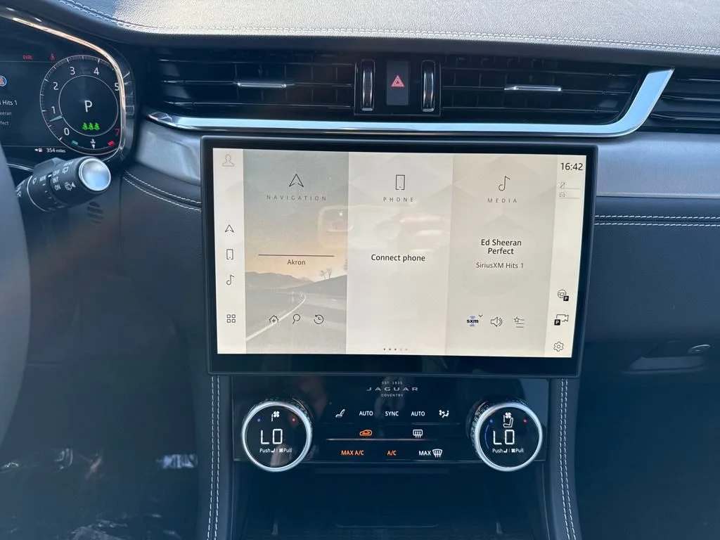 2026 Jaguar F-Pace R-Dynamic S - Photo 23
