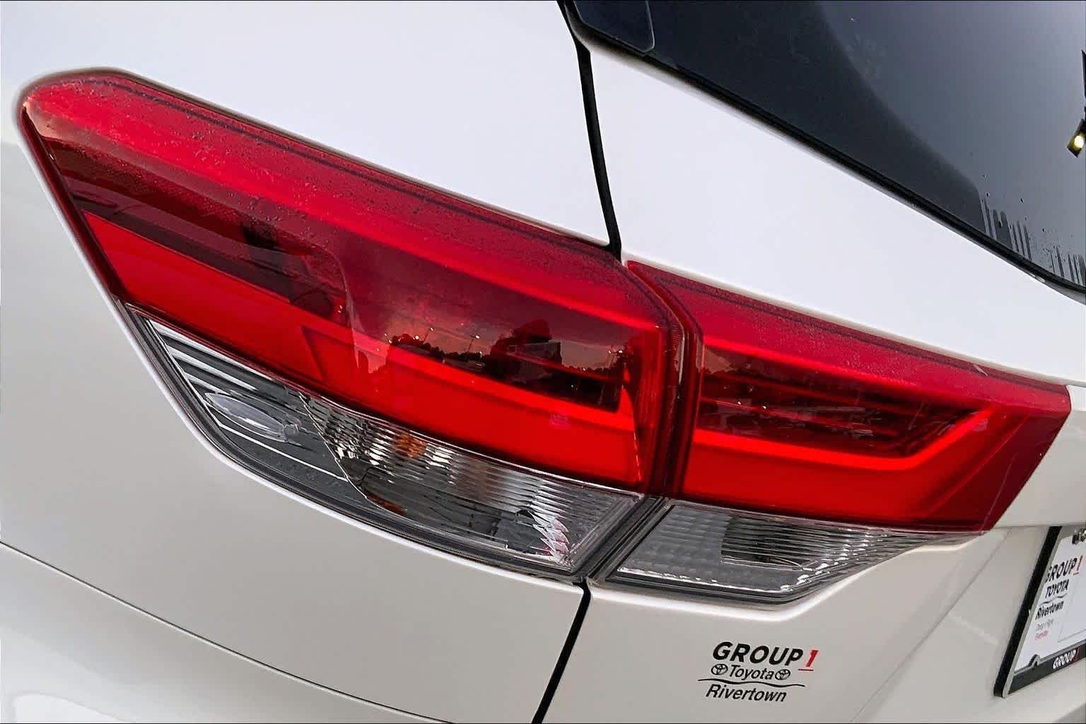 Used 2019 Blizzard Pearl Toyota LE Plus image 25