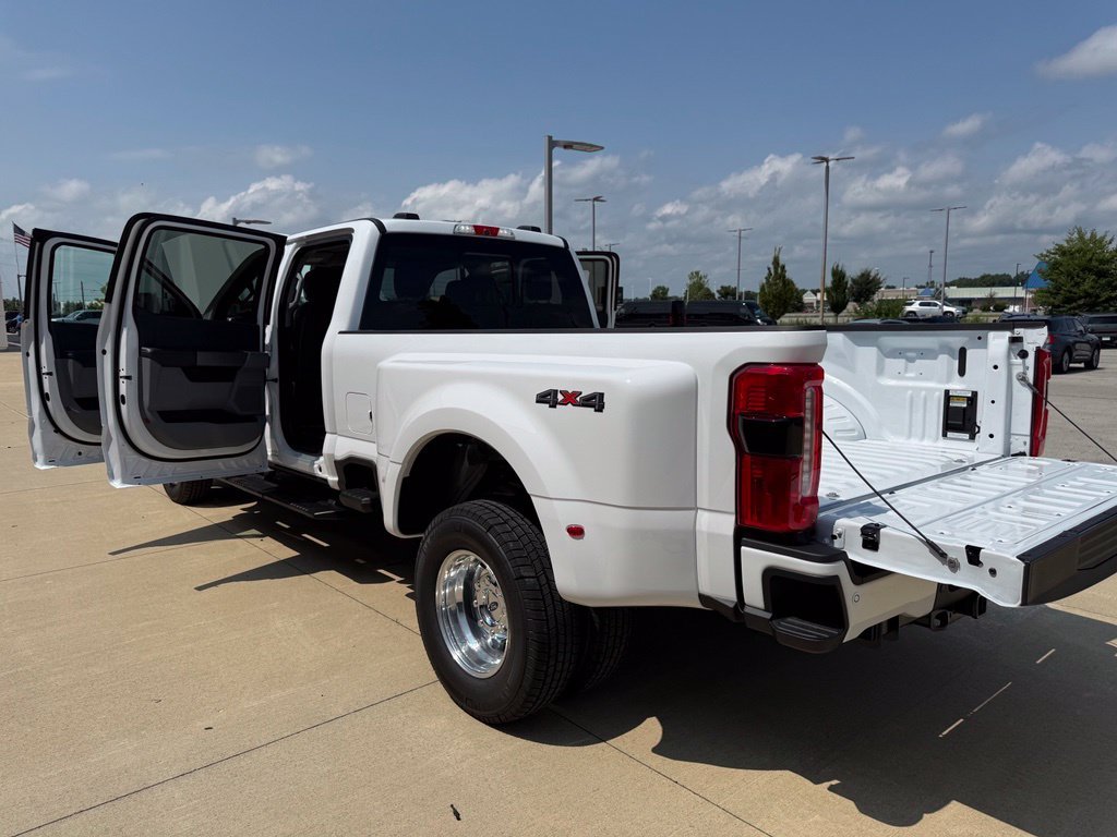 New 2026 Oxford White Ford F-350® XL image 23