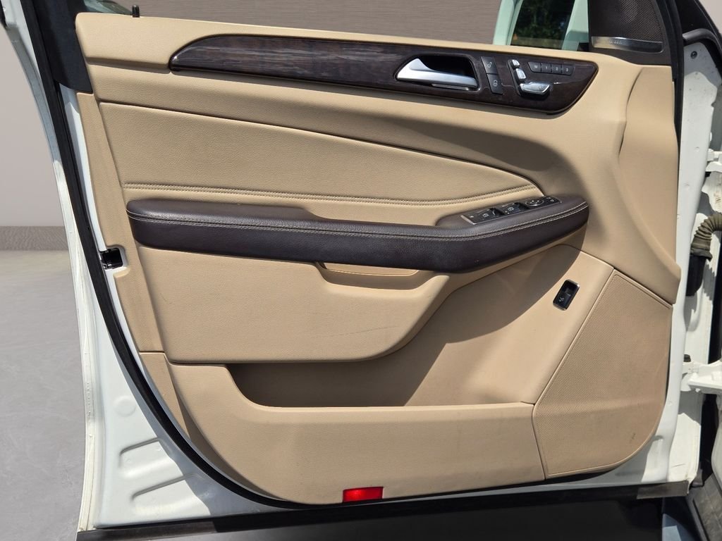 Used 2019 White Mercedes-Benz GLE 400 image 20