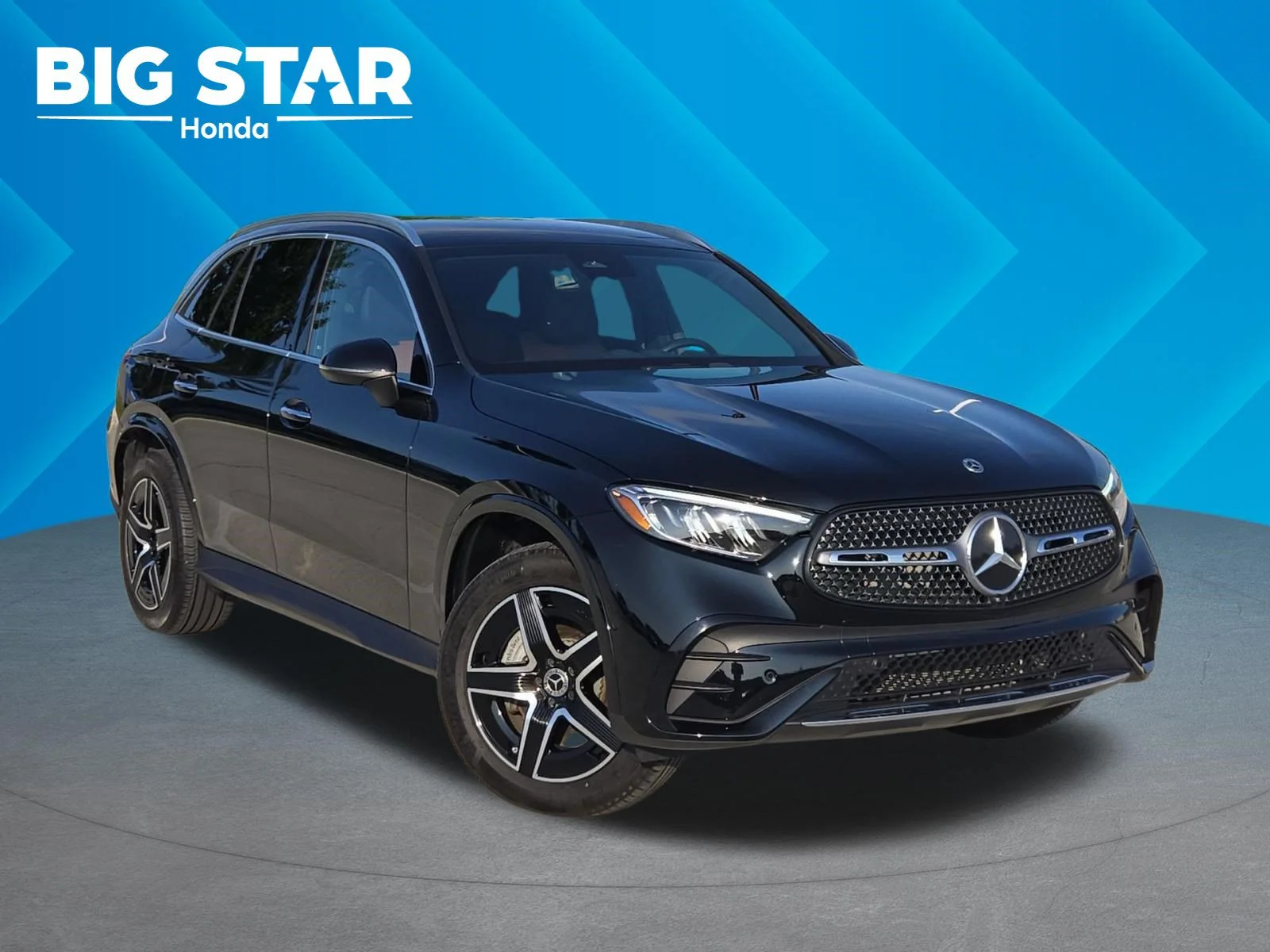 Used 2025 Black Mercedes-Benz GLC 300 image 1
