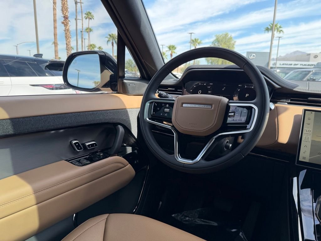 New 2027 Santorini Black Land Rover SE image 11