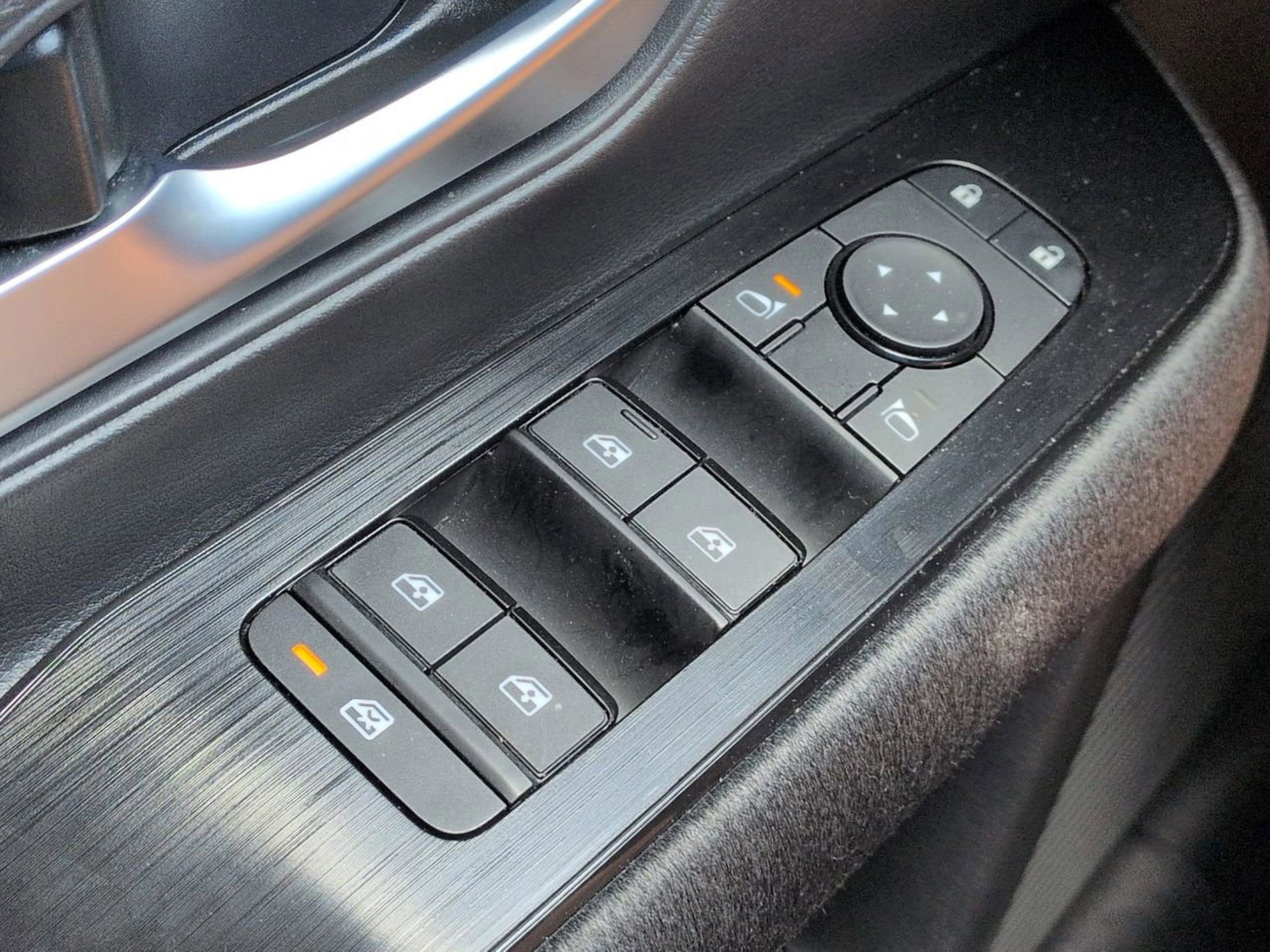 Used 2025 Canyon Bronze Metallic Nissan SV image 20