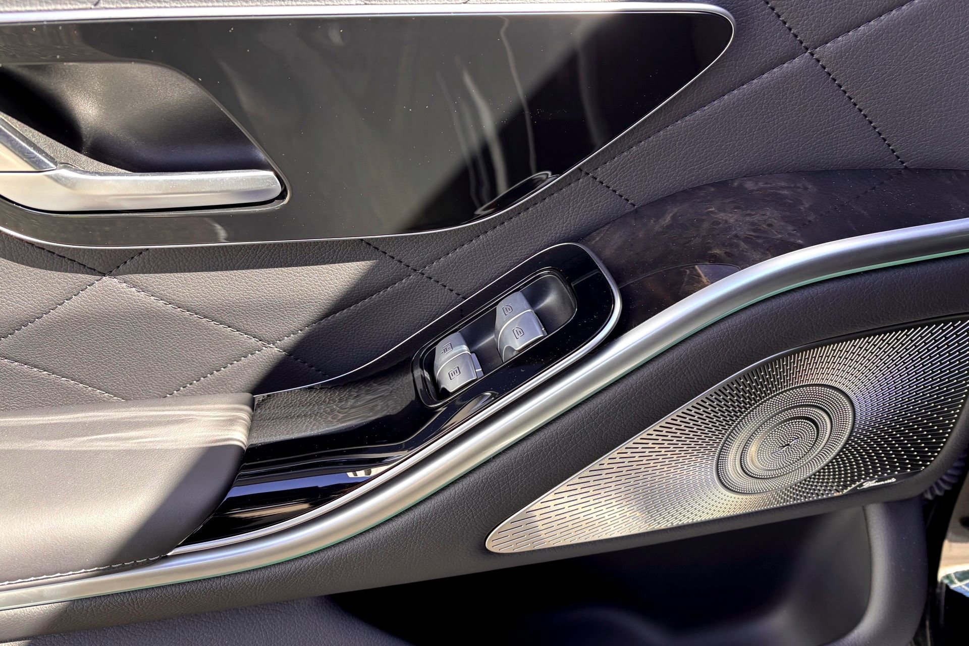 2025 Mercedes-Benz S-Class S 580e - Photo 21