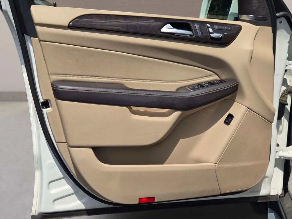 Used 2019 White Mercedes-Benz GLE 400 image 20