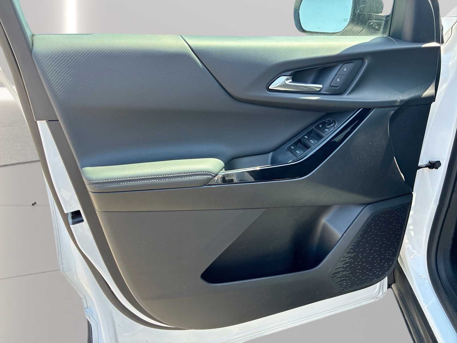 2025 Chevrolet Equinox LT - Photo 24