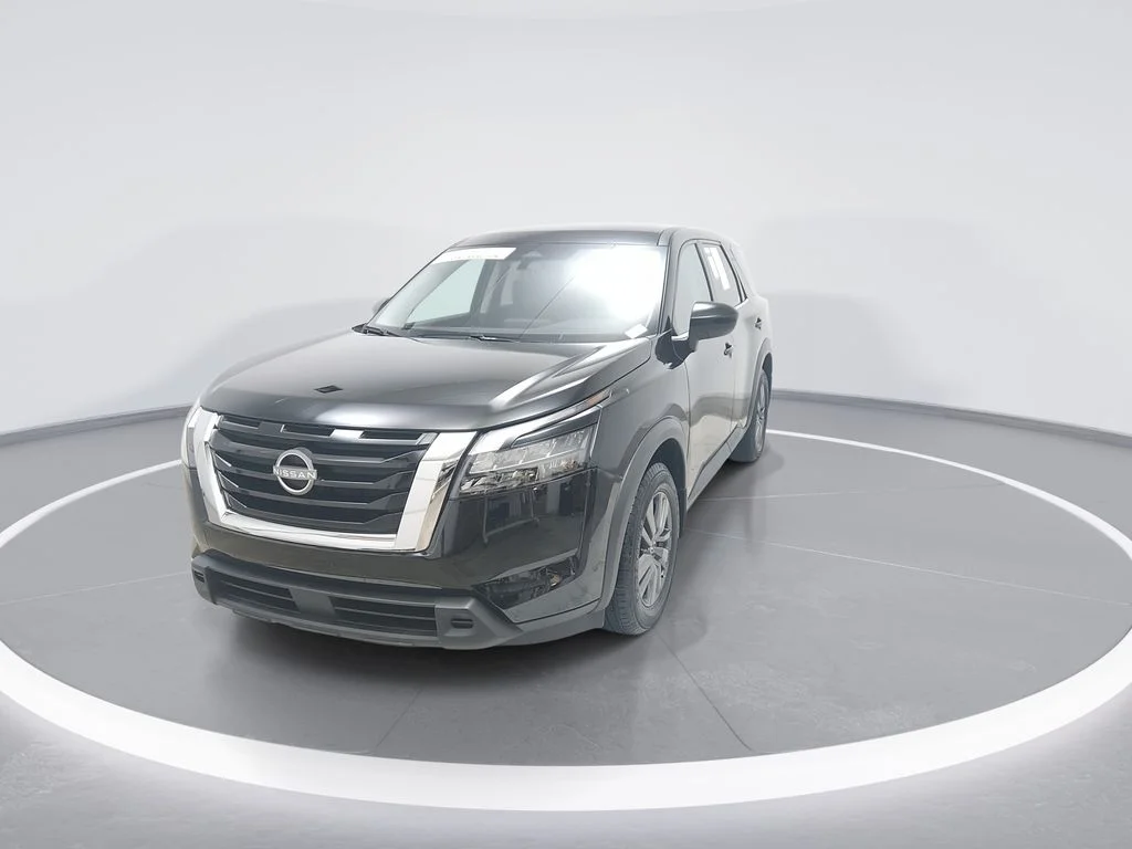 Used 2023 Black Nissan S image 3